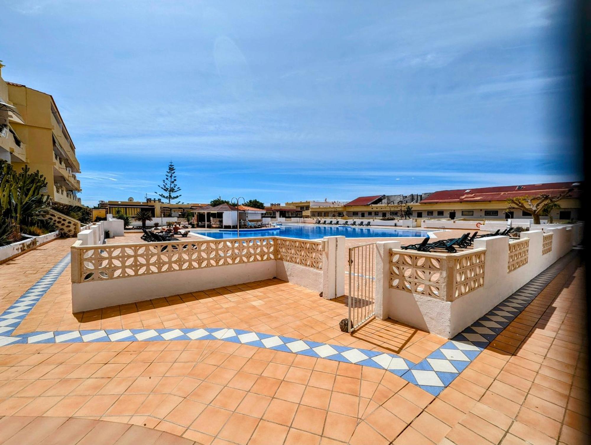 Comfortable 2-bedroom Duplex In Playa Paraiso With Ocean View, Balcony, And Shared Pool Costa Adeje (Tenerife)