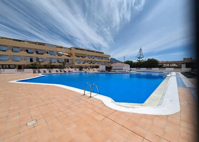 Comfortable 2-Bedroom Duplex In Playa Paraiso With Ocean View, Balcony, And Shared Pool