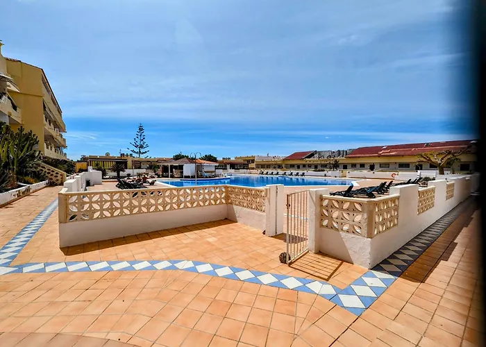Comfortable 2-Bedroom Duplex In Playa Paraiso With Ocean View, Balcony, And Shared Pool