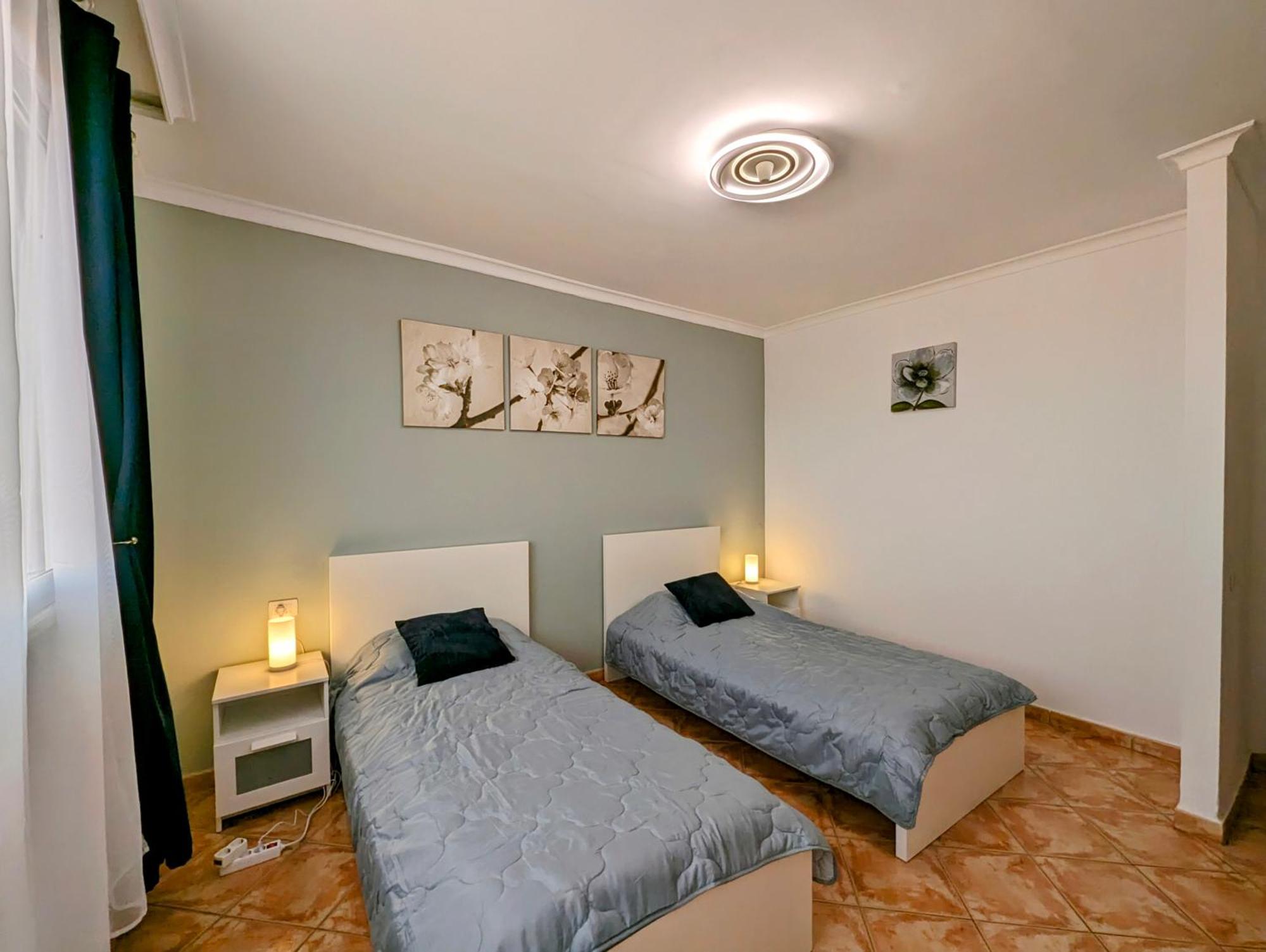 Comfortable 2-bedroom Duplex In Playa Paraiso With Ocean View, Balcony, And Shared Pool Appartement Costa Adeje (Tenerife)